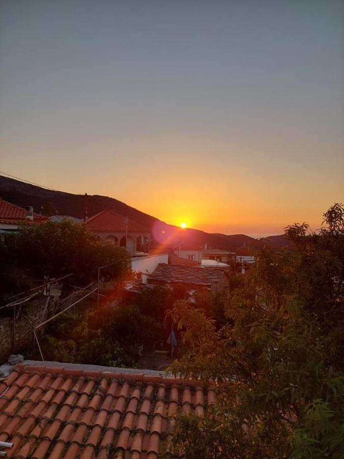 Rising Sun Guesthouse Mesochoria Esterno foto